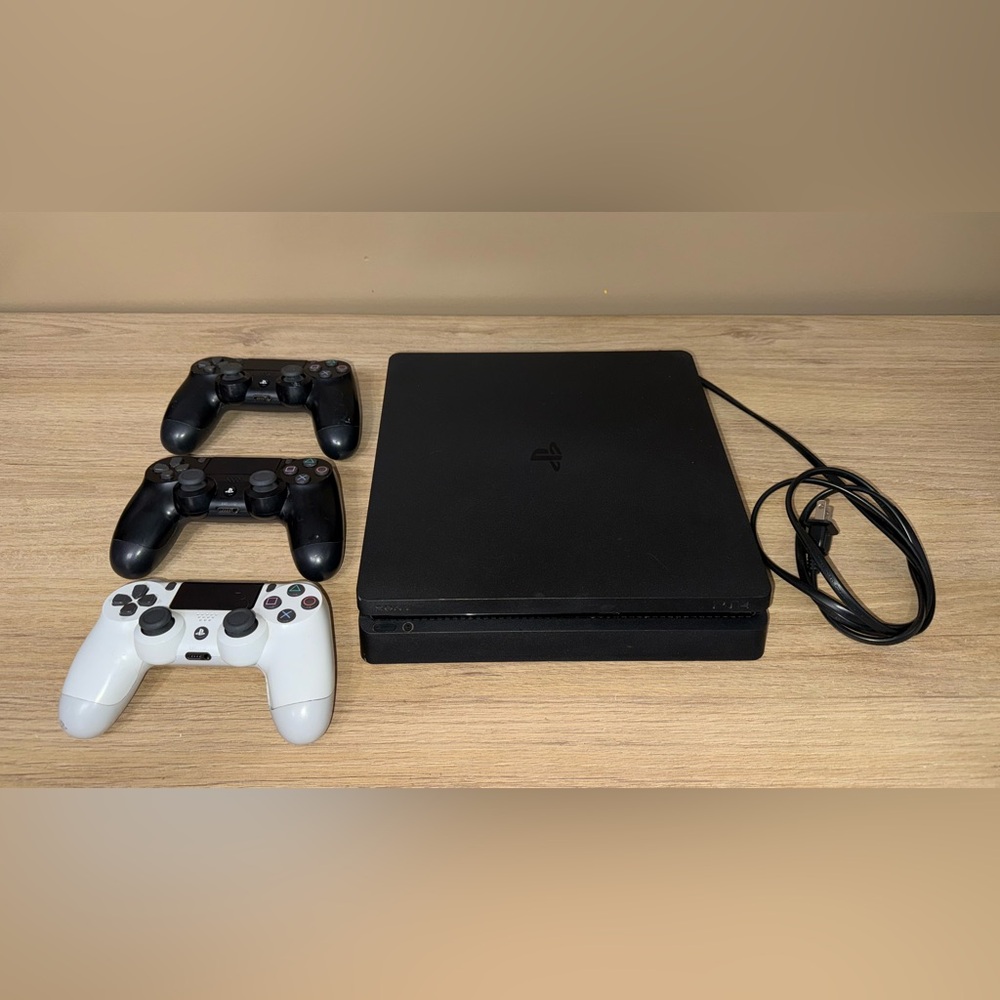 🚨 SOLD 🚨 - Picture 2 of 9